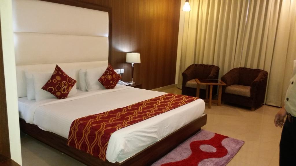 Hotel Jsr Continental Dehradun Room photo