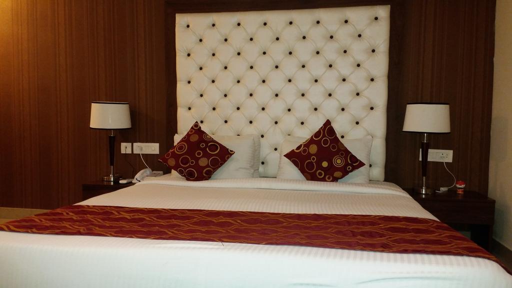 Hotel Jsr Continental Dehradun Room photo