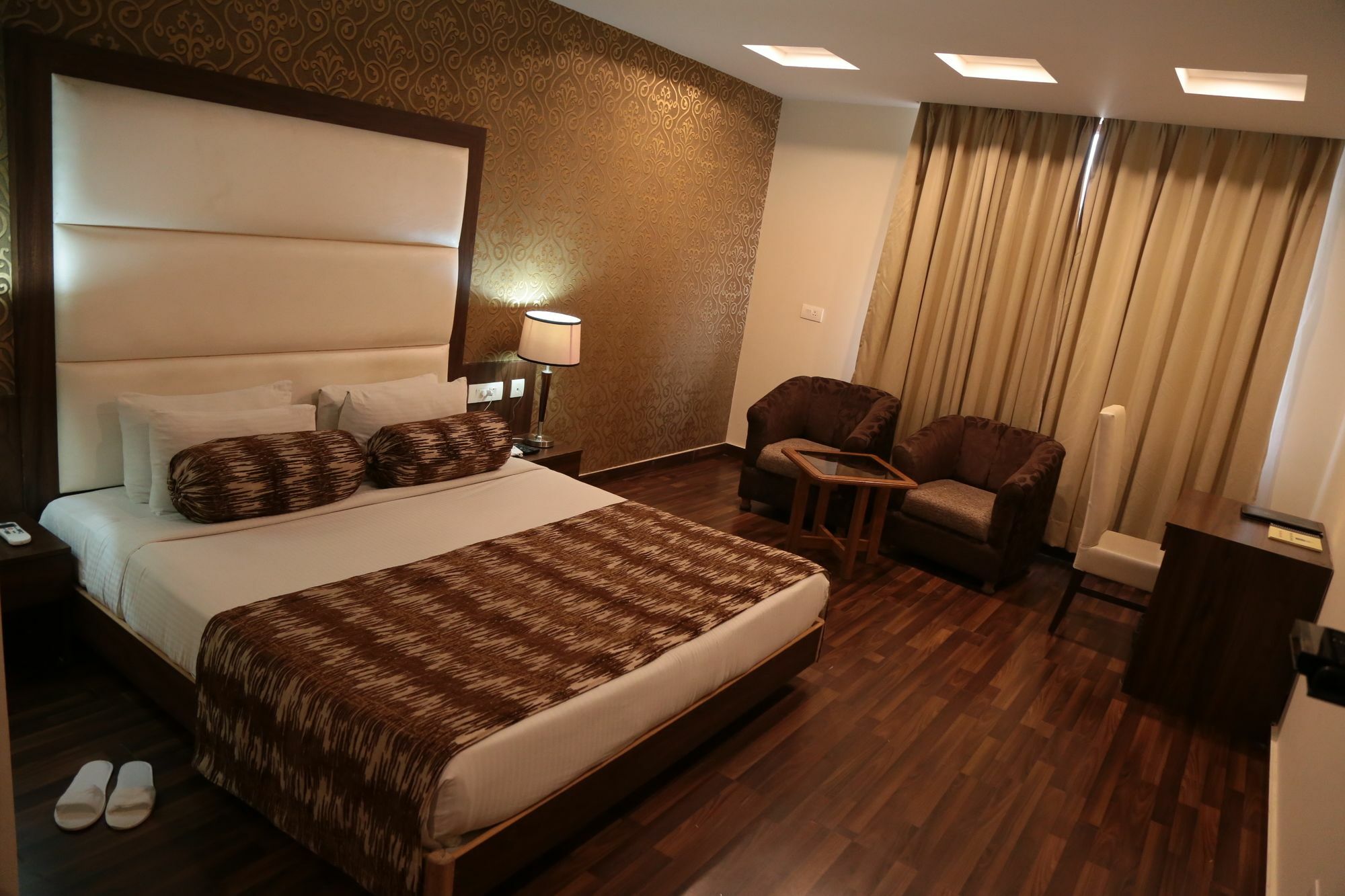 Hotel Jsr Continental Dehradun Exterior photo
