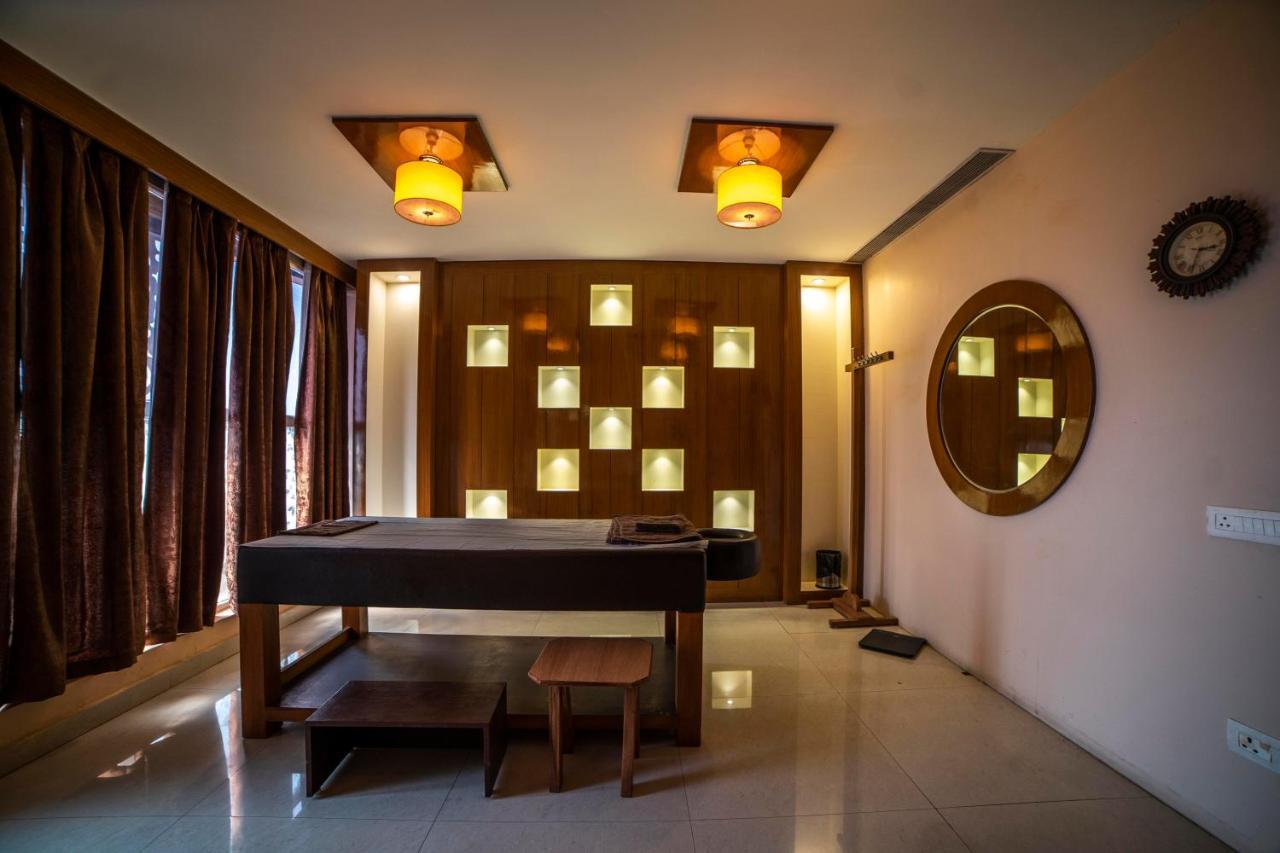 Hotel Jsr Continental Dehradun Exterior photo